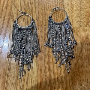 Statement earrings! 💎